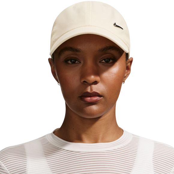 Czapka z daszkiem Nike Dri-FIT Club kremowa FB5372 115