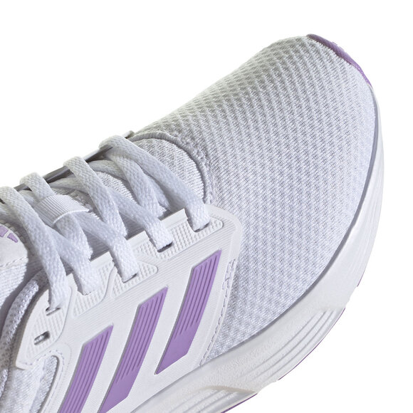 Buty damskie do biegania adidas Galaxy 6 biało-fioletowe HP2415