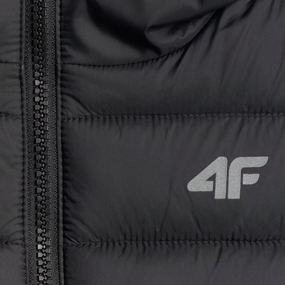 Kamizelka dla chłopca 4F M313 głęboka czerń 4FJWSS26TVJAM313 20S