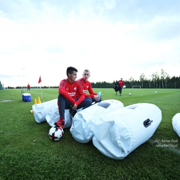 Mur dmuchany samowstający, Postać