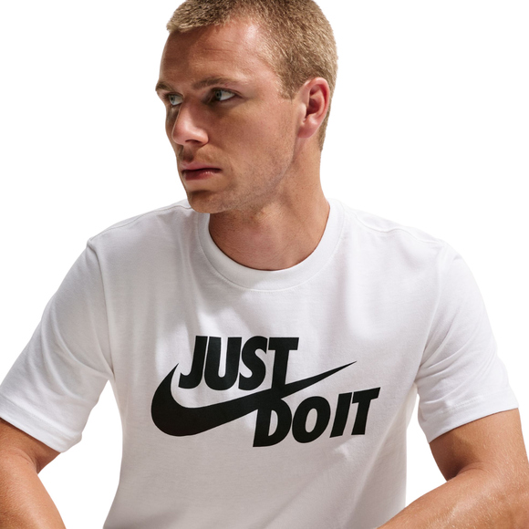 Koszulka męska Nike Tee Just do It Swoosh biała AR5006 100