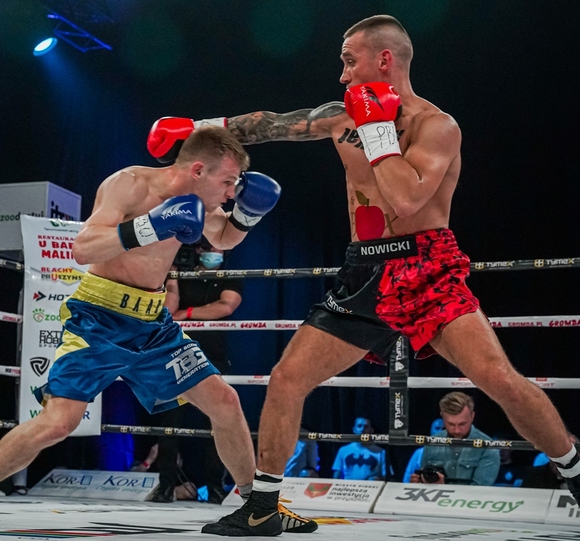 Rękawice bokserskie WOLF RED V 14 oz