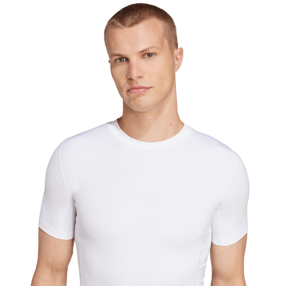 Koszulka męska adidas Techfit Short Sleeve Tee biała JP4675