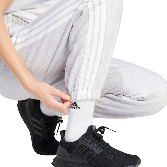 Spodnie damskie adidas Essentials 3-Stripes Fleece Loose-Fit szare IN6178