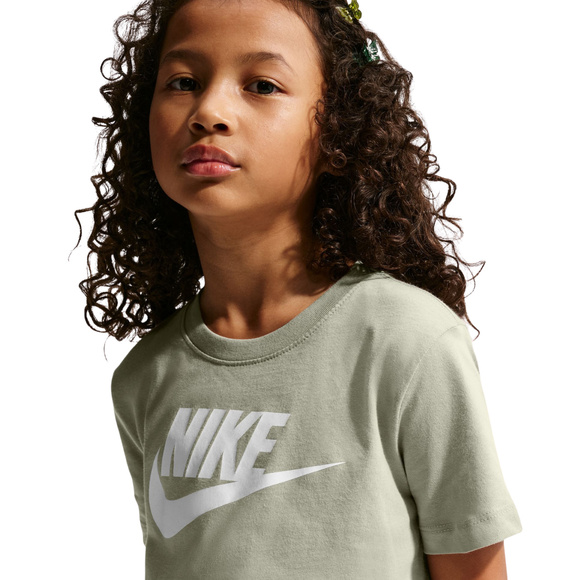 Koszulka dla dzieci Nike Sportswear zielona FZ5178 304