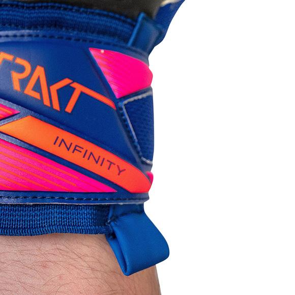 Rękawice bramkarskie Reusch Attrakt Infinity Evolution NC niebiesko-czarne 5670725 4127