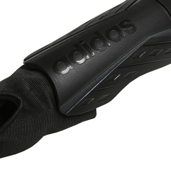 Ochraniacze piłkarskie adidas Tiro Match Shin Guards czarne HN5607