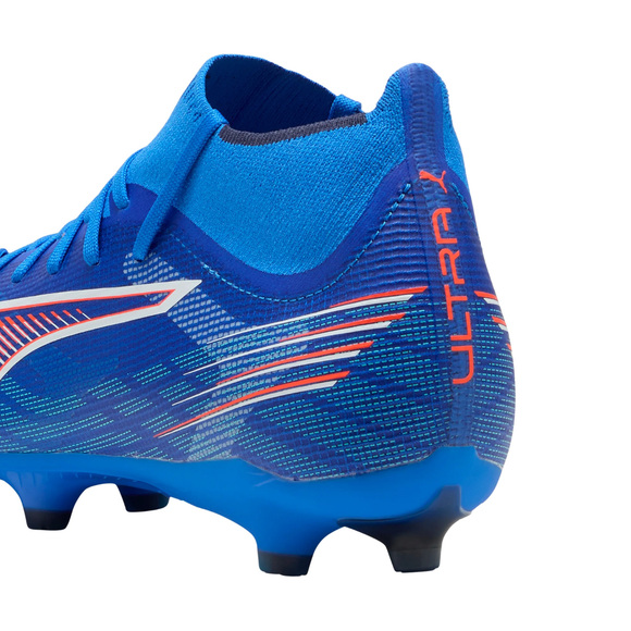 Buty piłkarskie Puma Ultra 6 Match+ FG/AG 108524 01