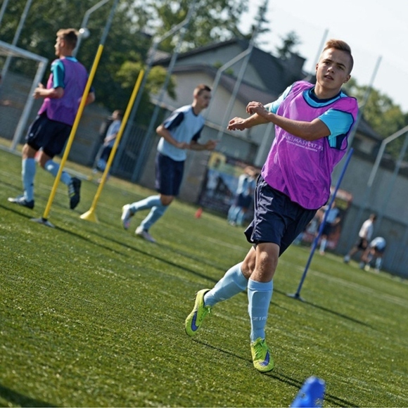 Znacznik piłkarski fioletowy, oznacznik Dziecko