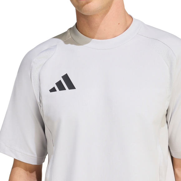 Koszulka męska adidas Tiro 26 Travel Tee jasnoszara KD1120