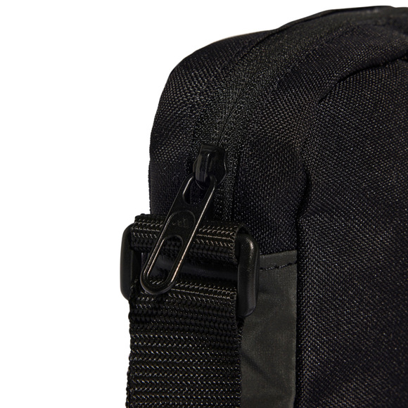 Torebka adidas APWR Organizer czarna JZ7085