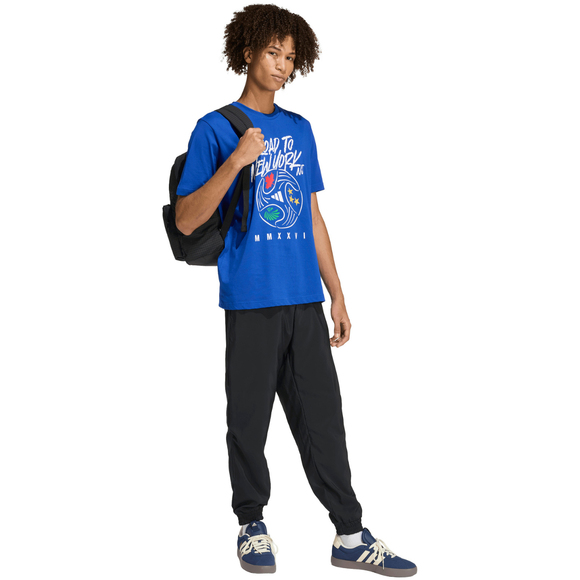 Koszulka męska adidas FIFA World Cup 26TM Road to NYNJ Graphic niebieska KB2534