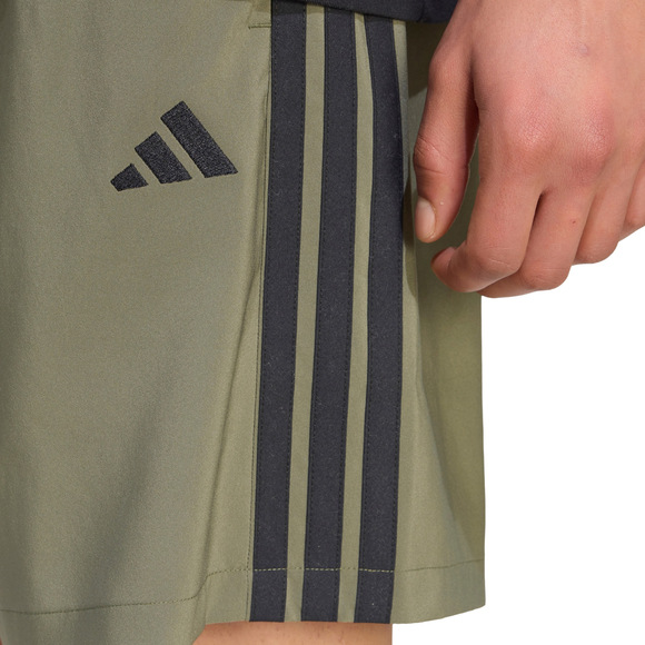 Spodenki męskie adidas Essentials 3-Stripes Chelsea Lite Woven oliwkowe KY4154
