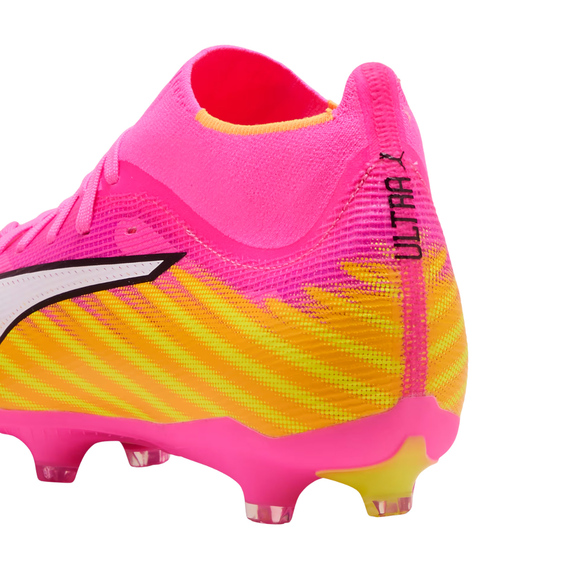 Buty piłkarskie Puma Ultra 6 Match+ FG/AG 108702 05