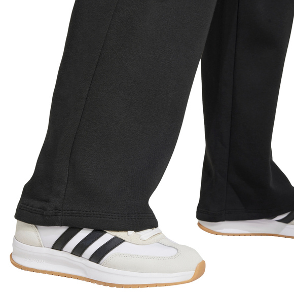 Spodnie damskie adidas Essentials Small Logo Feel Cozy Open-Hem czarne JC5921