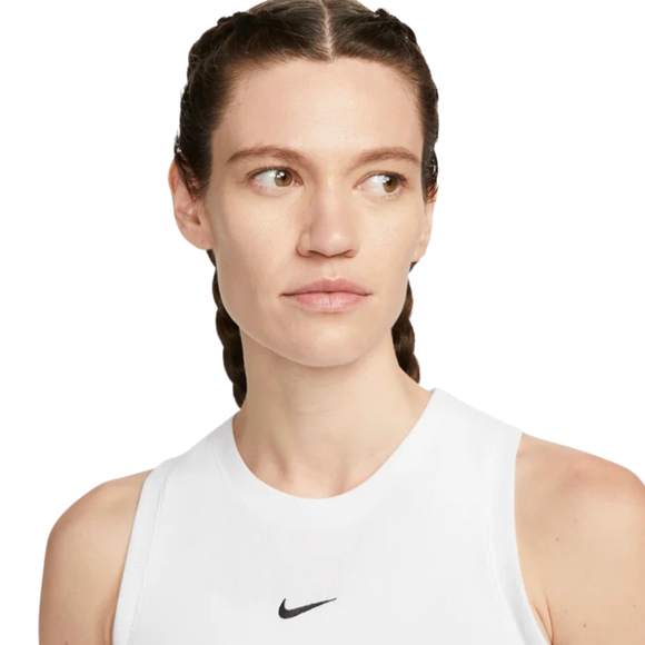Koszulka damska Nike Sportswear Chill Knit biała FB8279 100
