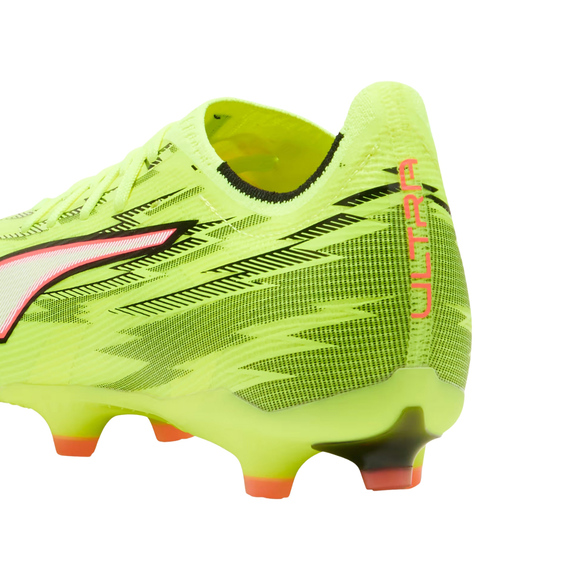 Buty piłkarskie Puma Ultra 6 Match FG/AG 108687 01