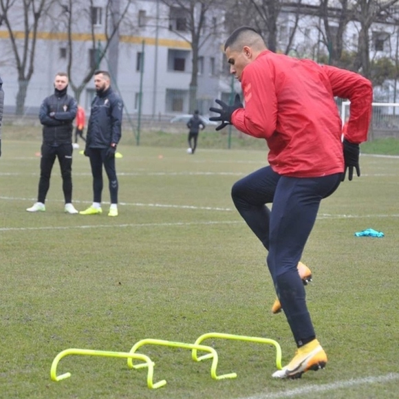 Płotek treningowy koordynacyjny 15 cm