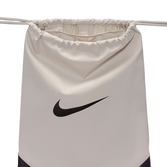 Worek na buty Nike Brasilia jasnoszaro-czarny IB4409 072