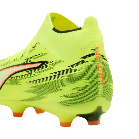 Buty piłkarskie Puma Ultra 6 Match+ FG/AG 108702 01