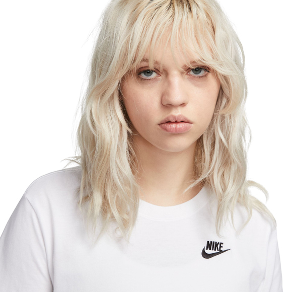 Koszulka damska Nike Sportswear Club Essentials biała DX7902 100