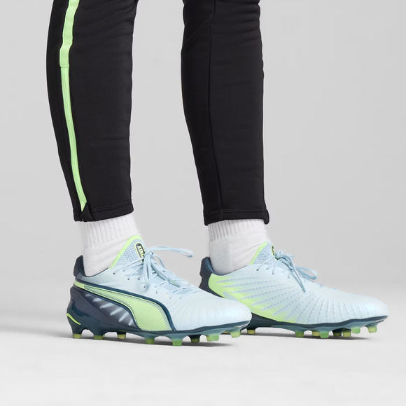 Buty piłkarskie Puma King Ultimate FG/AG 107809 03