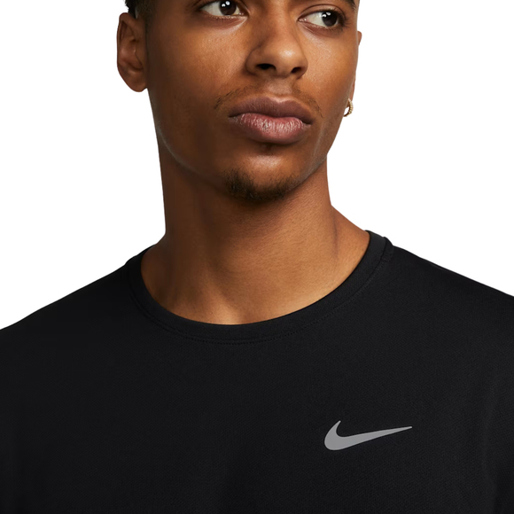 Koszulka męska Nike Pro Dri-FIT Tight Long-Sleeve czarna FB7070 010