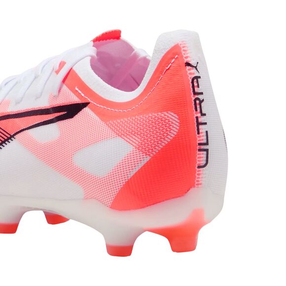 Buty piłkarskie Puma Ultra 5 Match FG/AG 108166 01