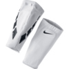 Rękawy do ochraniaczy piłkarskich Nike Guard Lock Elite SLV białe SE0173 103
