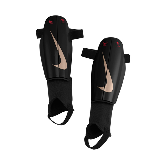Ochraniacze piłkarskie Nike Charge czarne DX4608 011   