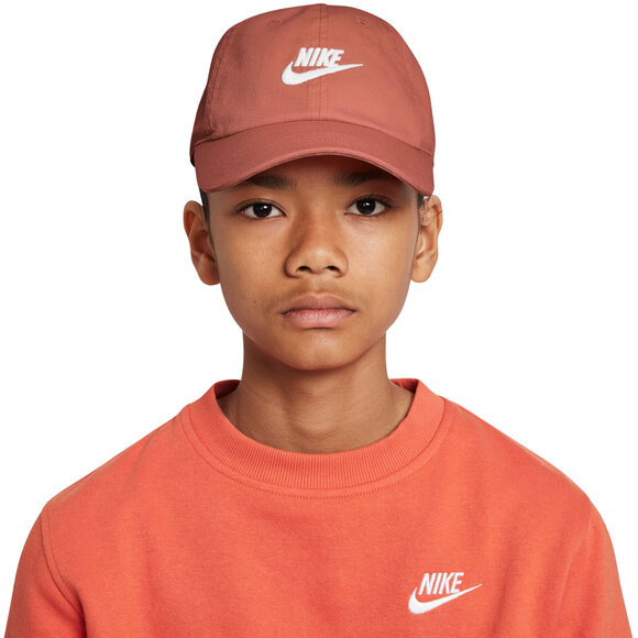 Czapka z daszkiem dla dzieci Nike Club pomarańczowa FB5063 209