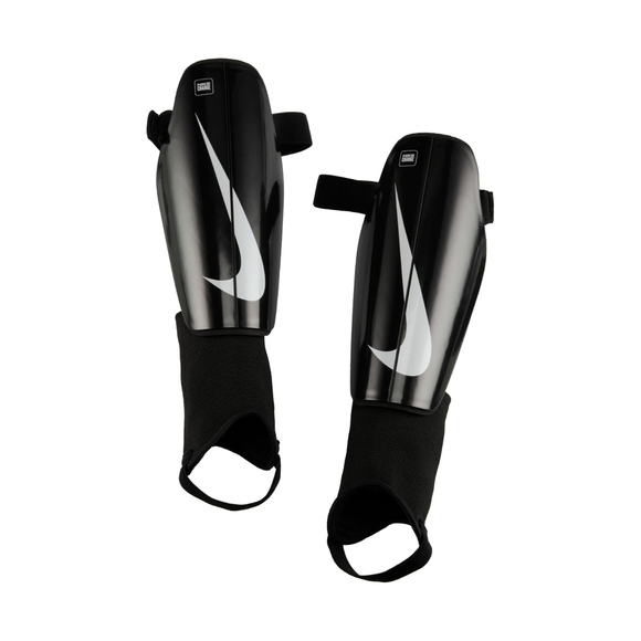 Ochraniacze piłkarskie Nike Charge czarne DX4608 010